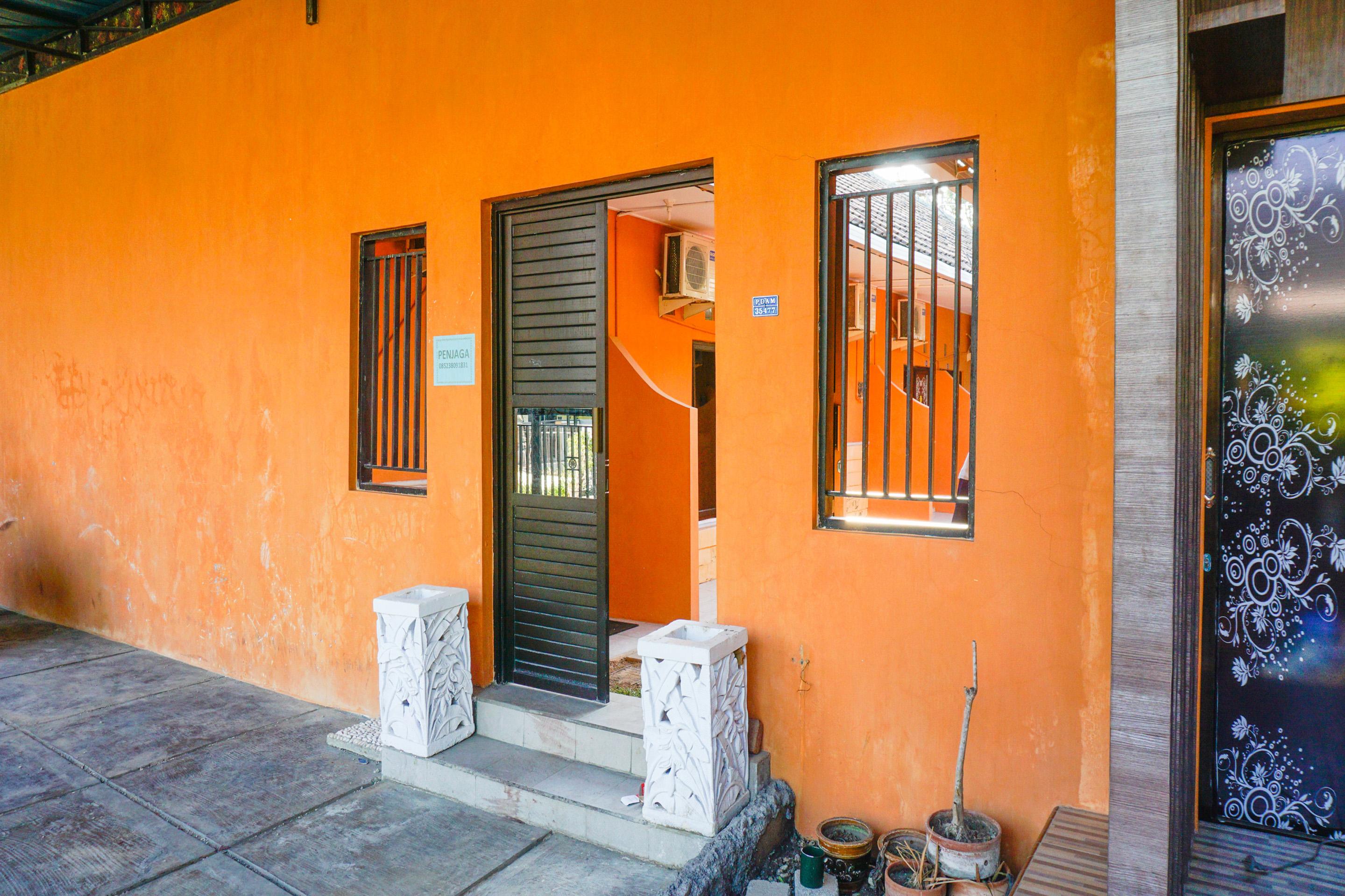 Oyo 1594 Al Firdausi Residence Banyuwangi  Exterior photo